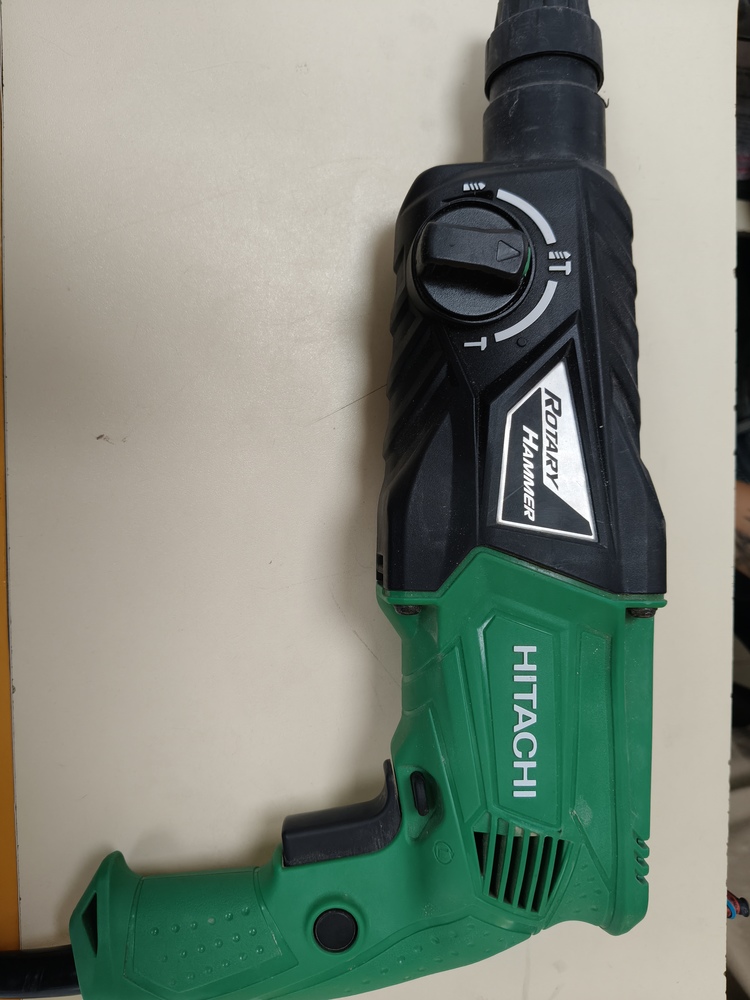 Перфоратор Hitachi DH24PH