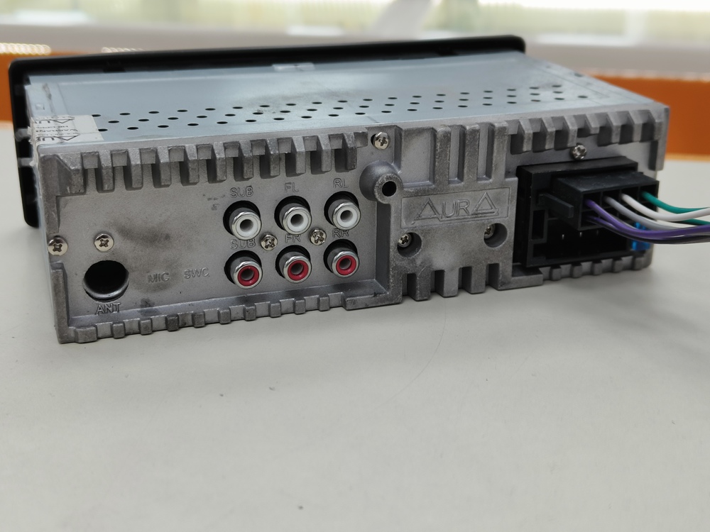 Автомагнитола Aura AMH-535BT