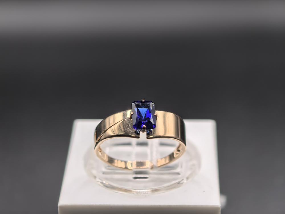 КОЛКМ585 КОЛЬЦО С КАМНЕМ (Au 585)