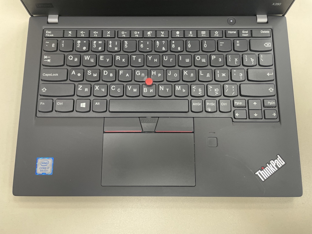 Ноутбук Lenovo; Core i7-8550U, Intel UHD Graphics 620, 16 Гб, 512 GB, Нет