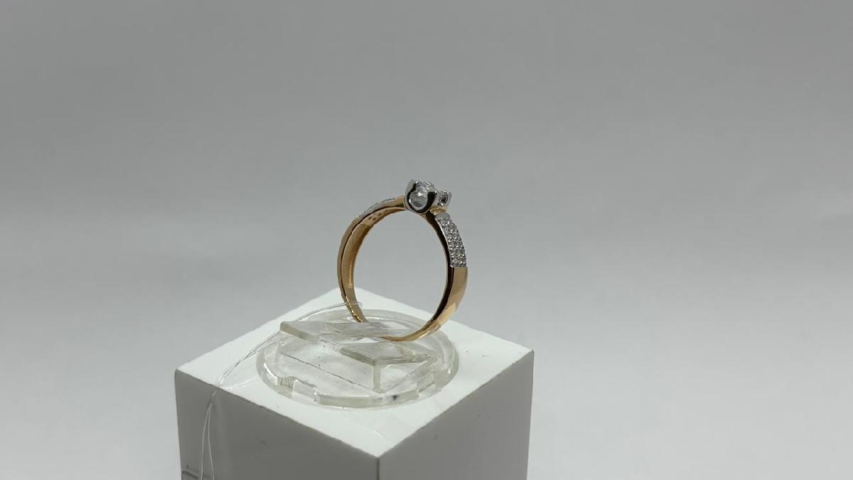 КОЛЬЦО С КАМНЯМИ (Au 585)