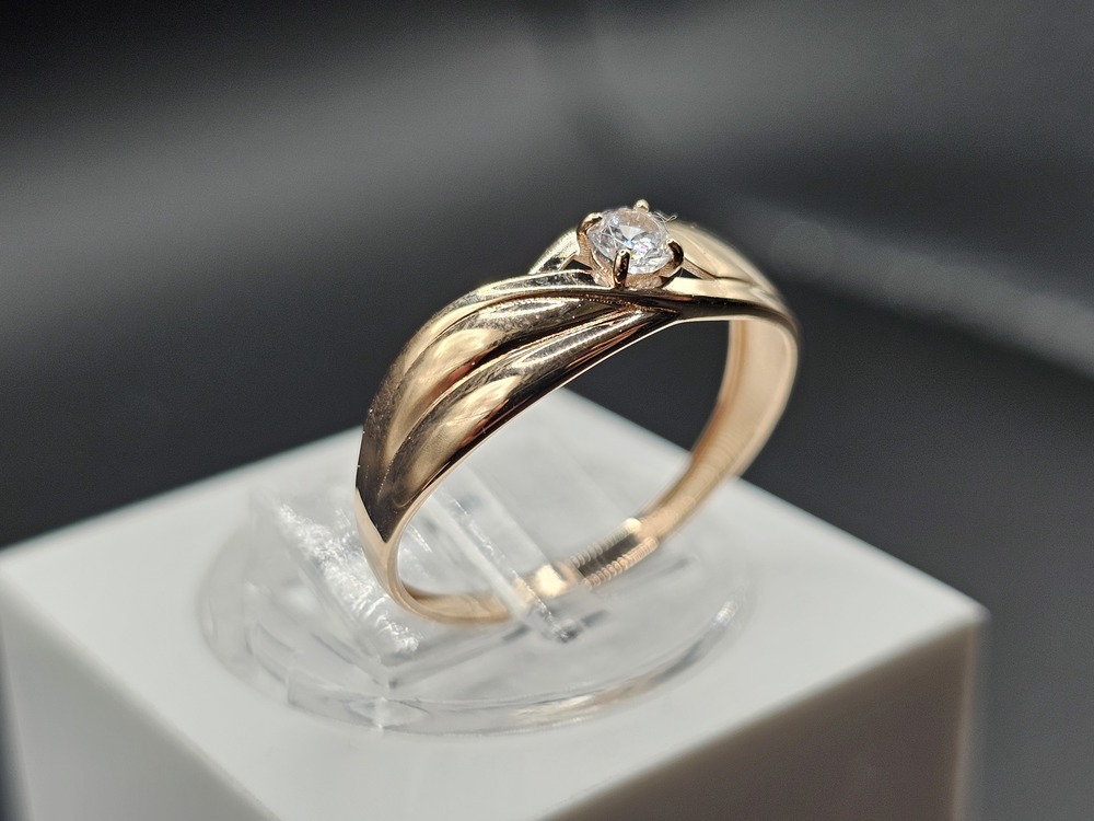 КОЛКМ585 КОЛЬЦО С КАМНЕМ (Au 585)