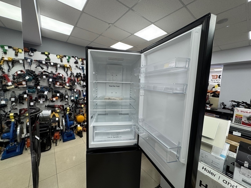 Холодильник Hisense RB390N4BFE2