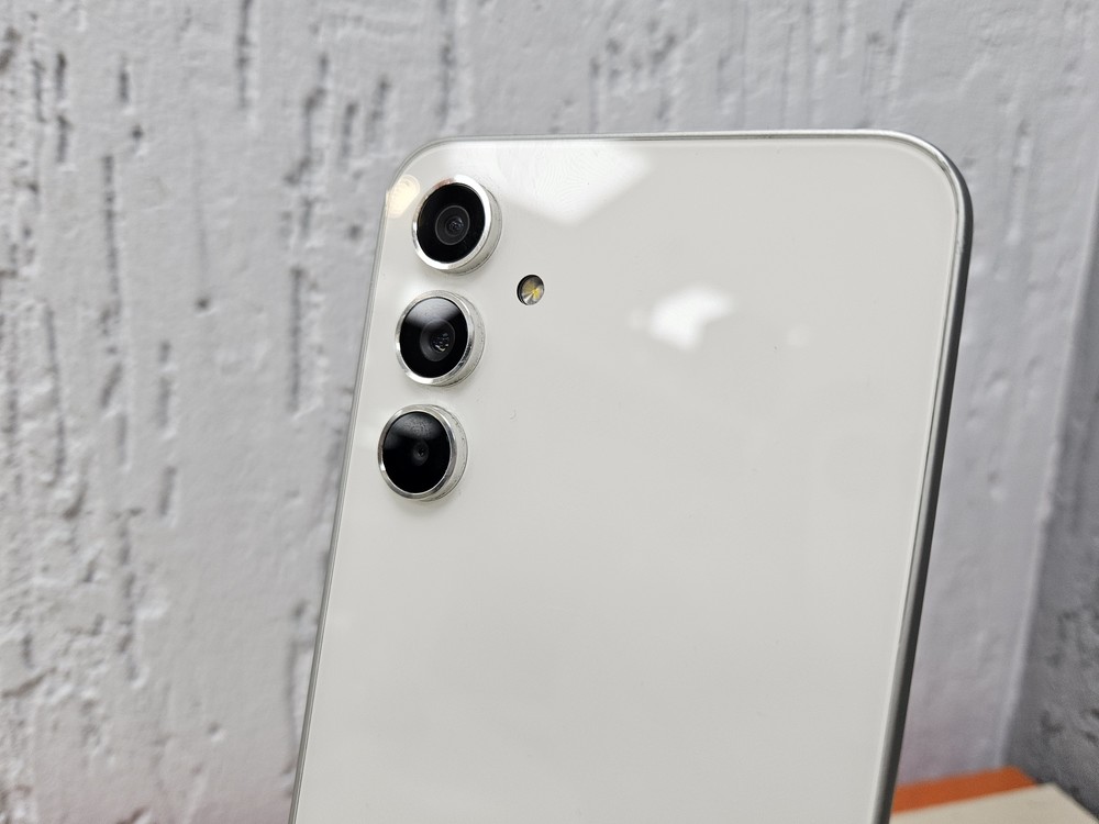 Смартфон Samsung Galaxy A54 6/128