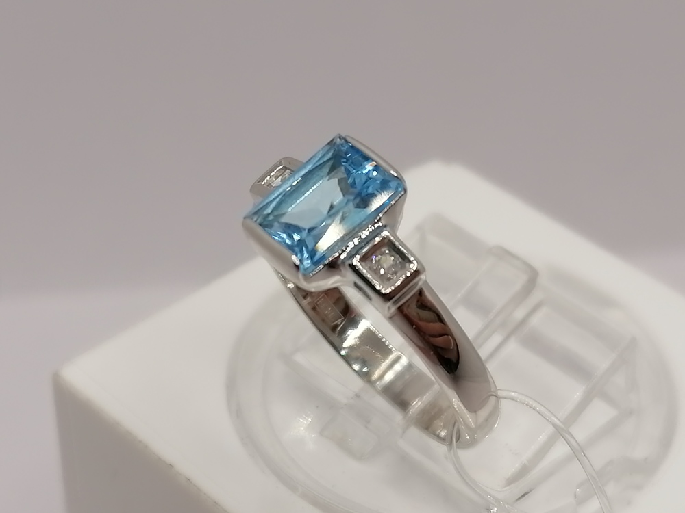 КОЛЬЦО ТОПАЗ с камнями (Au 585)