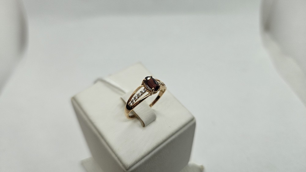 КОЛКМИ585 КОЛЬЦО С КАМНЯМИ (Au 585)