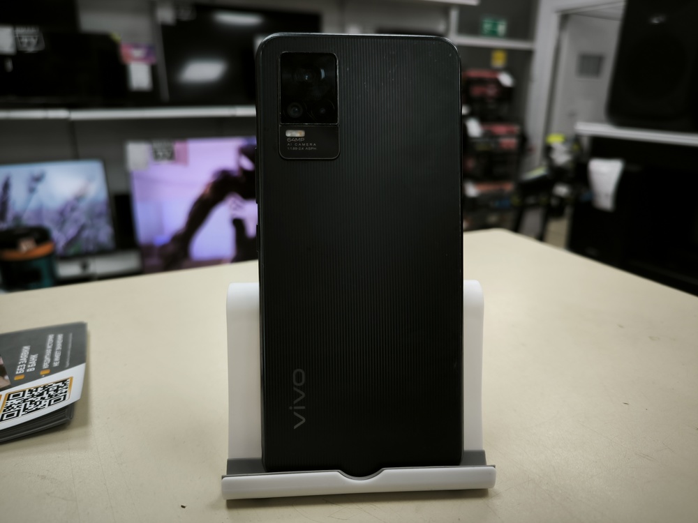 Смартфон Vivo V21e