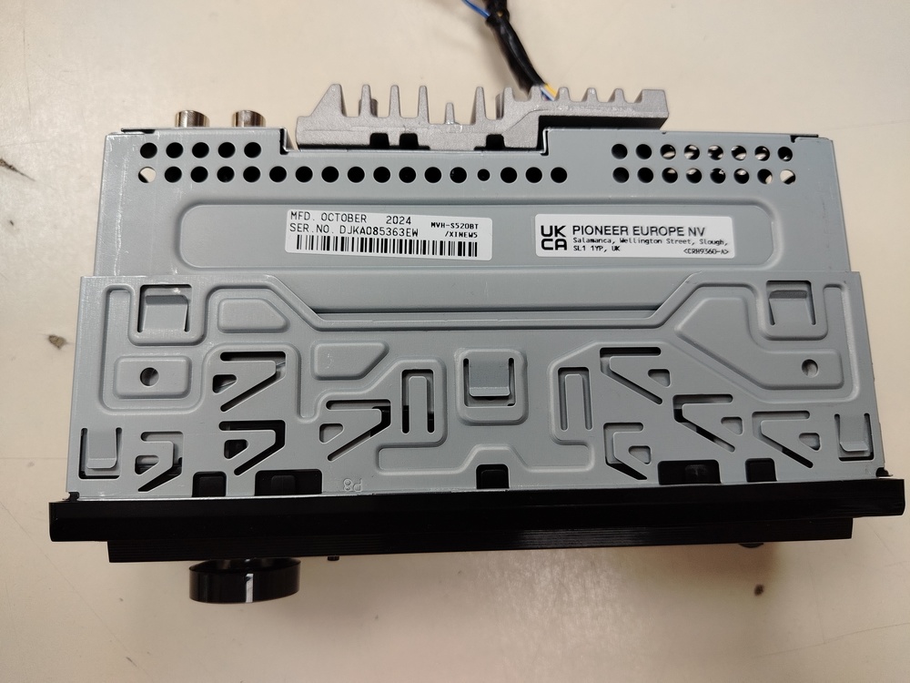 Автомагнитола Pioneer MVH-S520BT