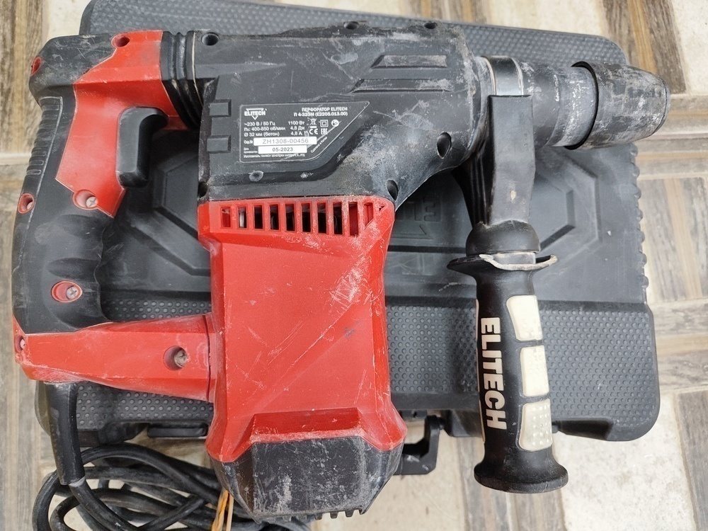 Перфоратор Elitech П 4-32ЭМ
