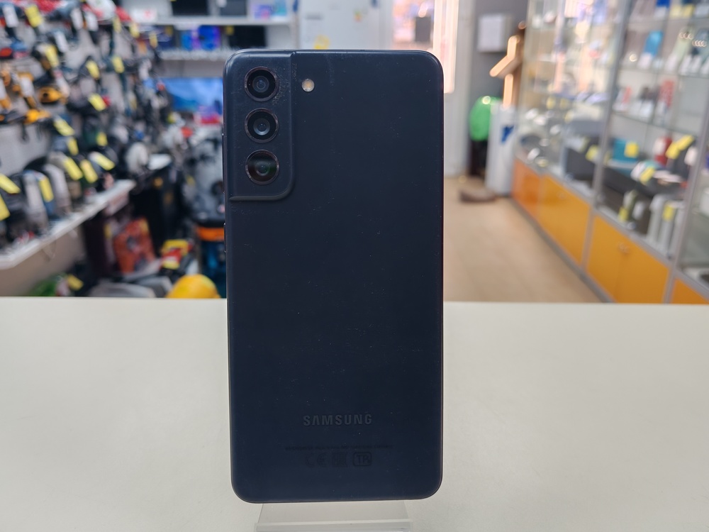 Смартфон Samsung Galaxy S21 FE 6/128