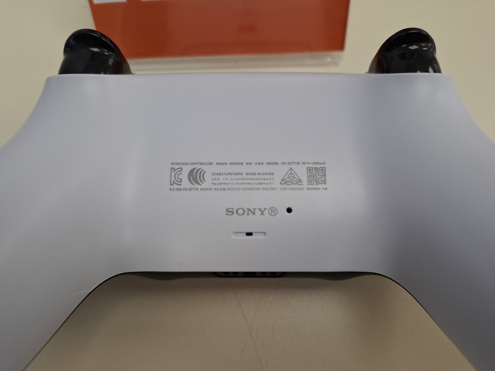 Игровая приставка PlayStation 5 825Gb (С дисководом)