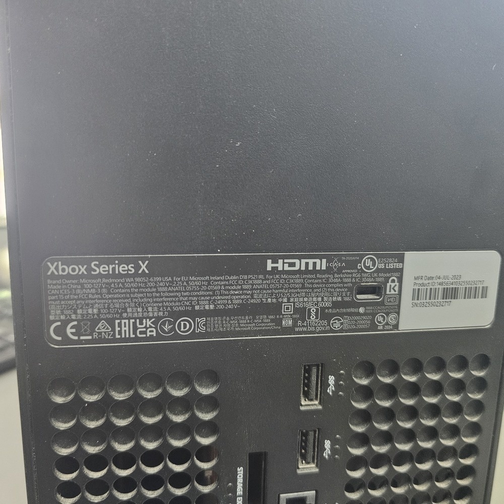 Игровая приставка Xbox Series X 1Tb