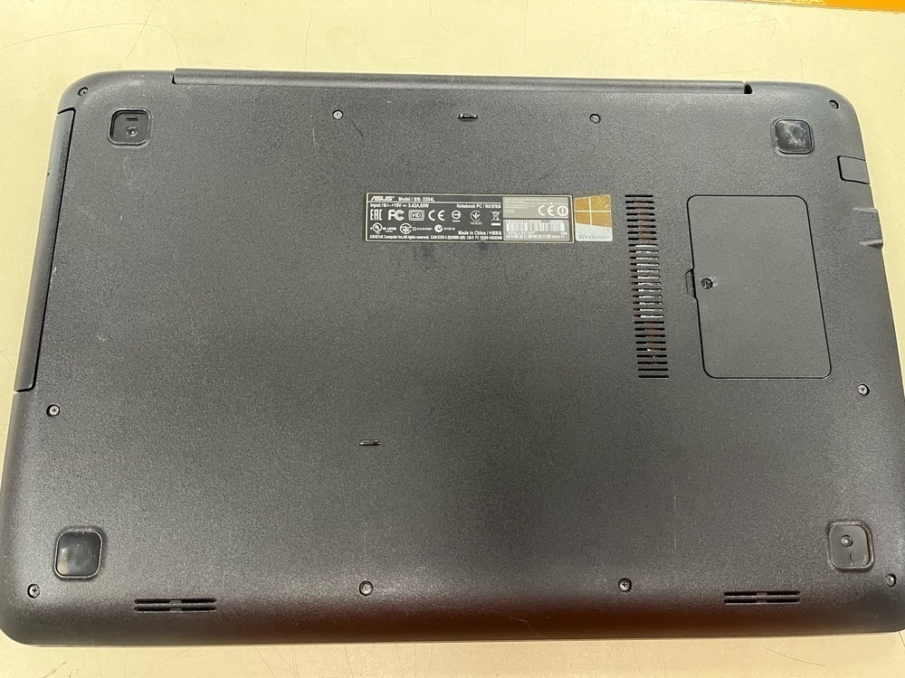 Ноутбук ASUS K555L; Core i3-4005U, GeForce 920M, 4 Гб, 120 Гб, Нет