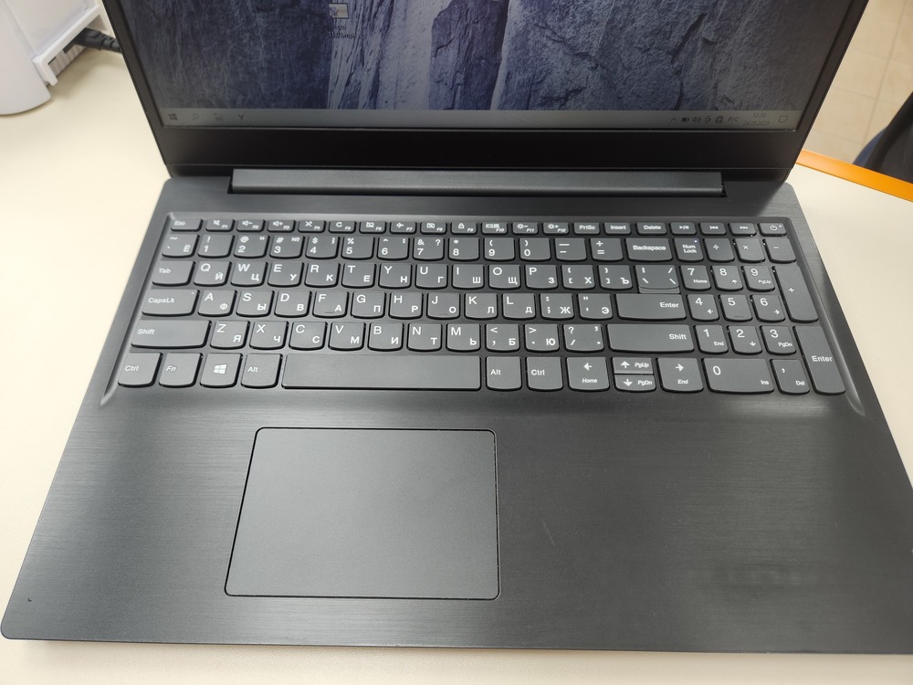 Ноутбук Lenovo; A6-9225, Radeon R4 series, 4 Гб, 240 Гб, Нет