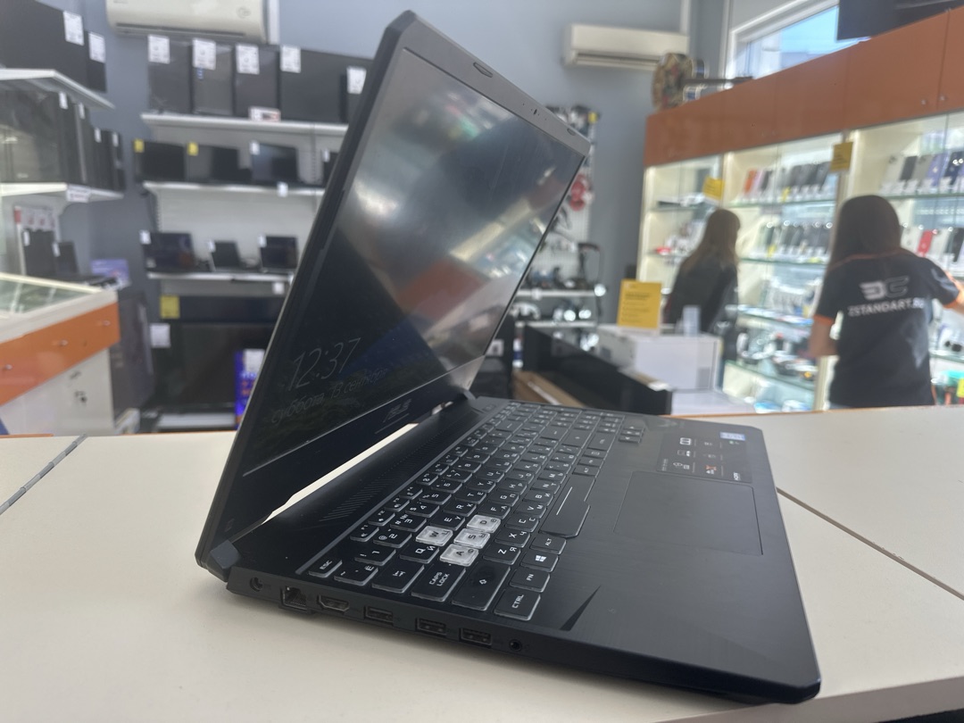 Ноутбук ASUS; Core i7-9750H, GeForce GTX 1650, 8 Гб, 500 Гб, Нет