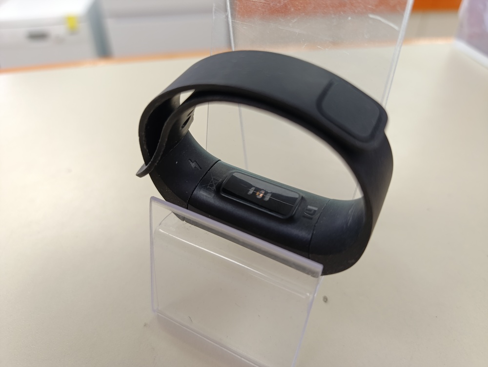 Фитнес-браслет Xiaomi MI;