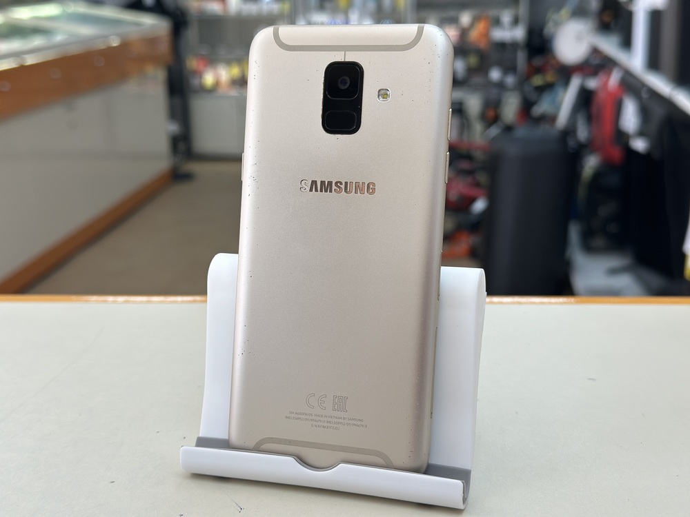 Смартфон Samsung Galaxy A6 3/32