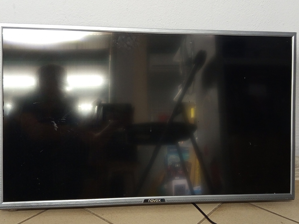 LED Телевизор Novex NWX-32F103TSY;