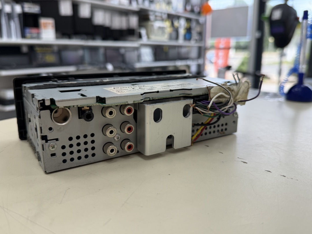 Автомагнитола Pioneer MVH-X560BT