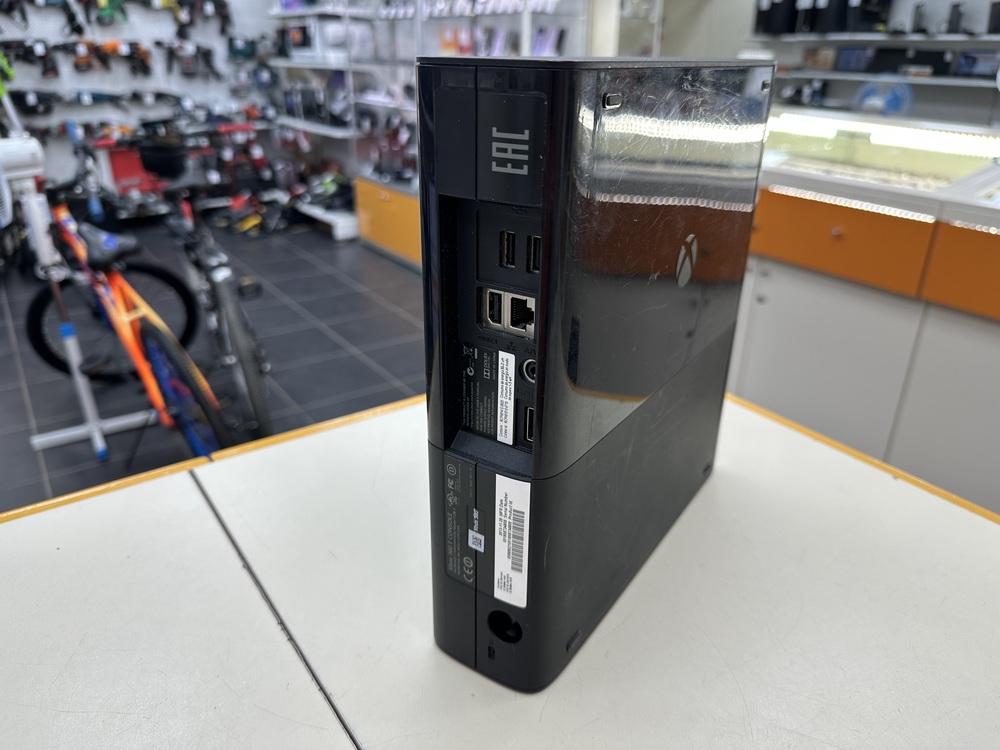 Игровая приставка Xbox 360 E