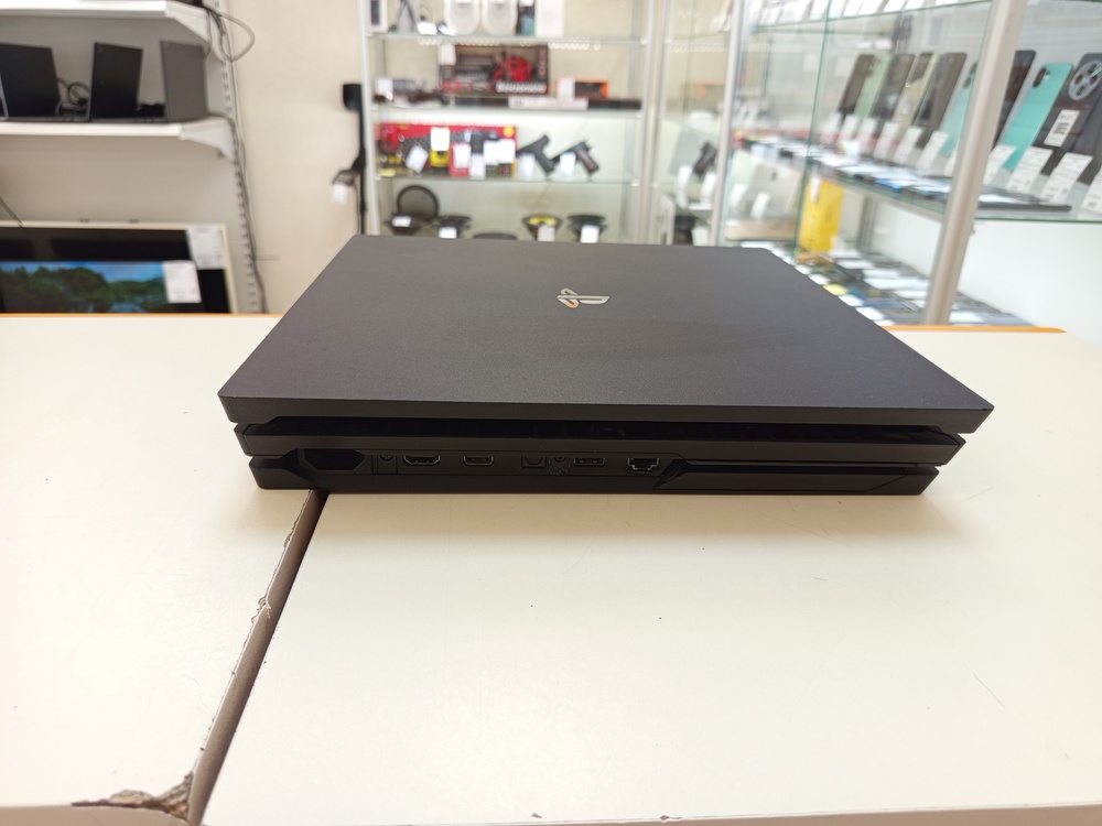 Игровая приставка PlayStation 4 Pro 1Tb