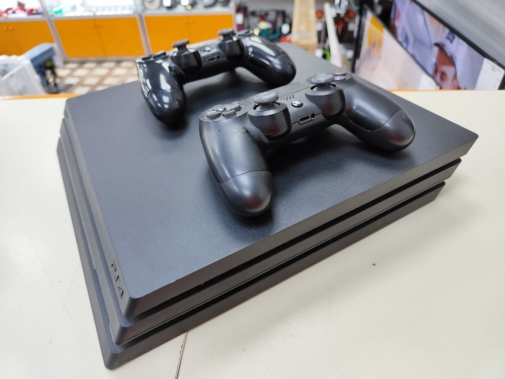 Игровая приставка PlayStation 4 Pro 1Tb