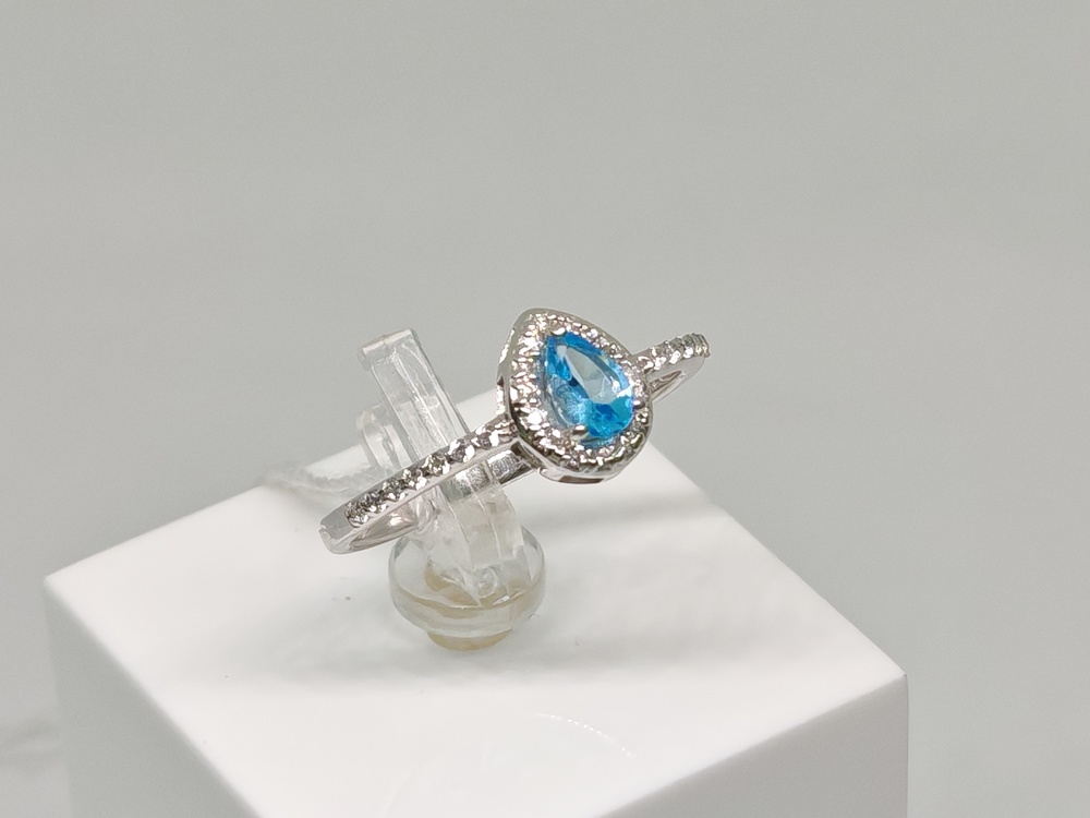 КОЛЬЦО С КАМНЯМИ (Au 585)