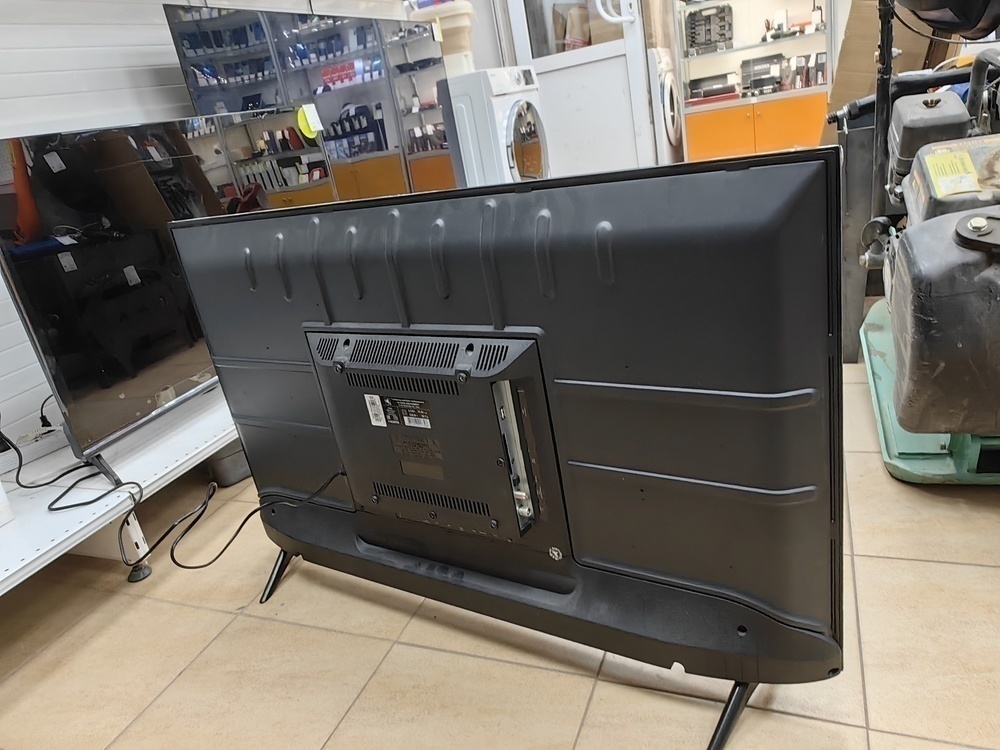 LED Телевизор HI VHIX-43U169MSY;