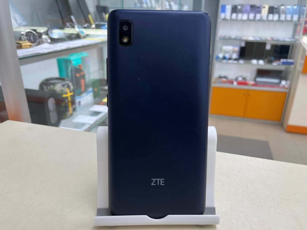 Смартфон ZTE L 210
