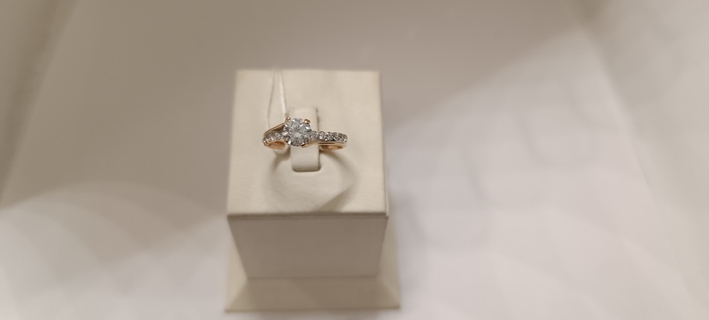 КОЛКМИ585 КОЛЬЦО С КАМНЯМИ (Au 585)