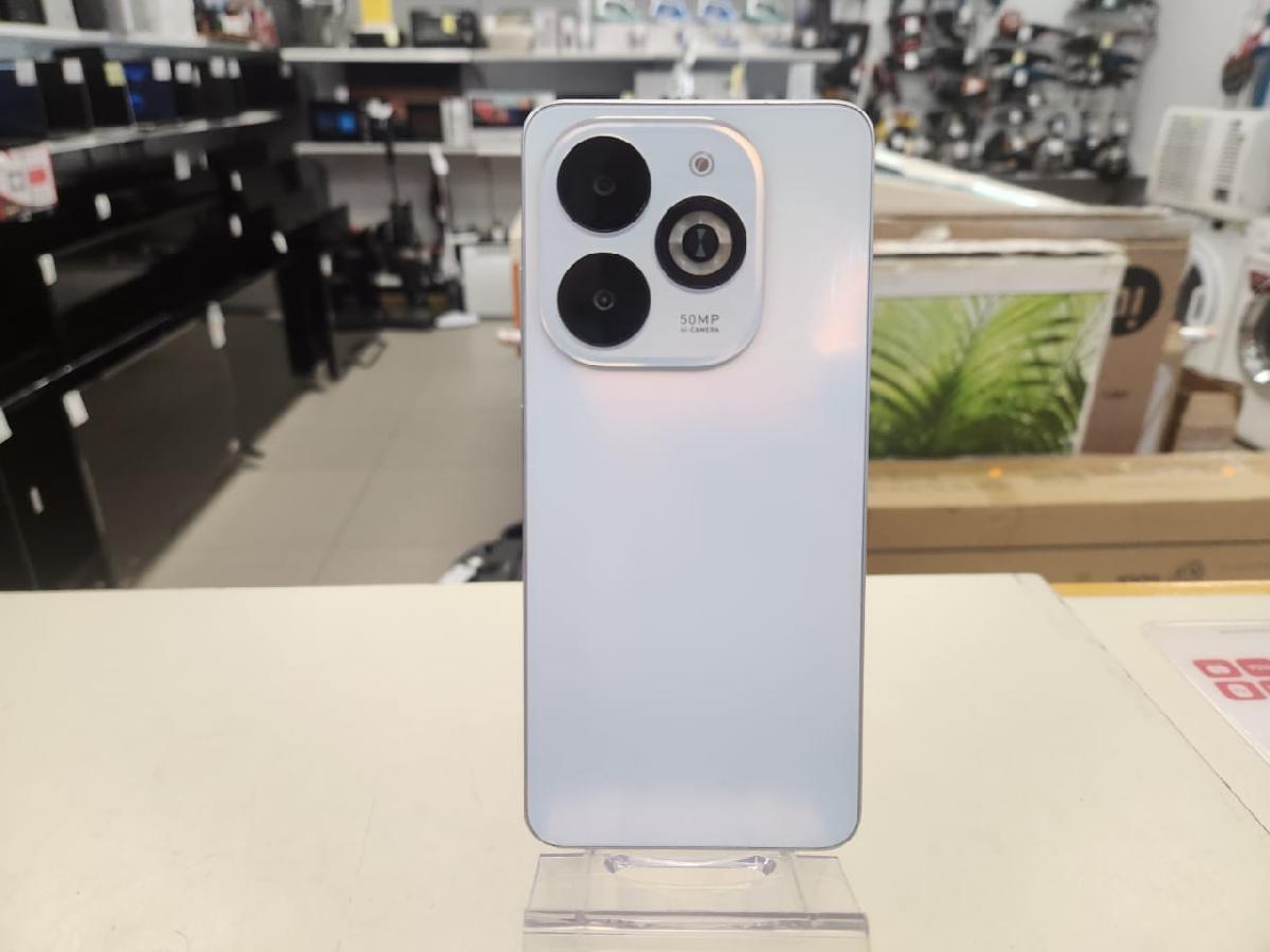 Смартфон Infinix Smart 8 Pro 8/128