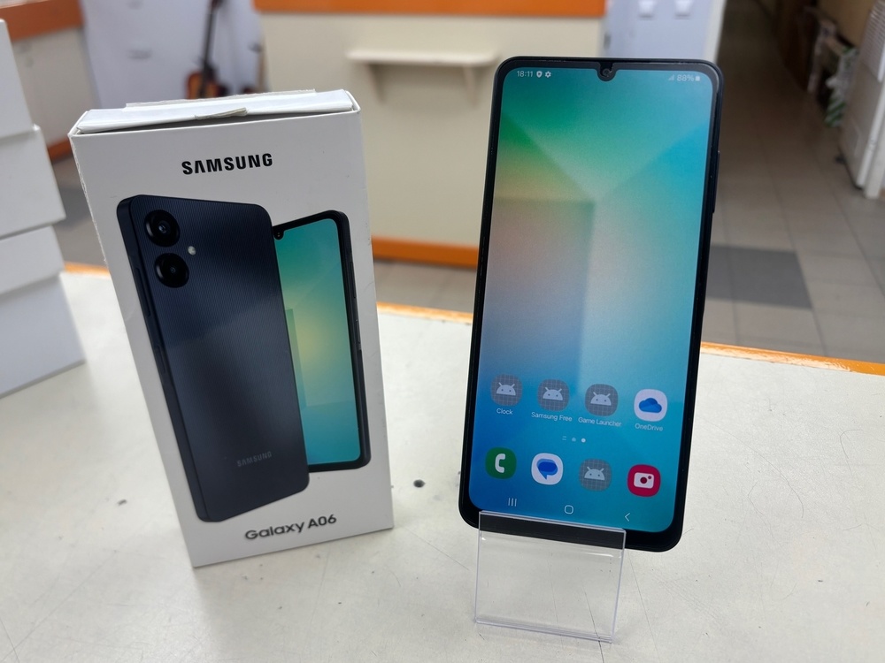 Смартфон Samsung Galaxy A06 4/128