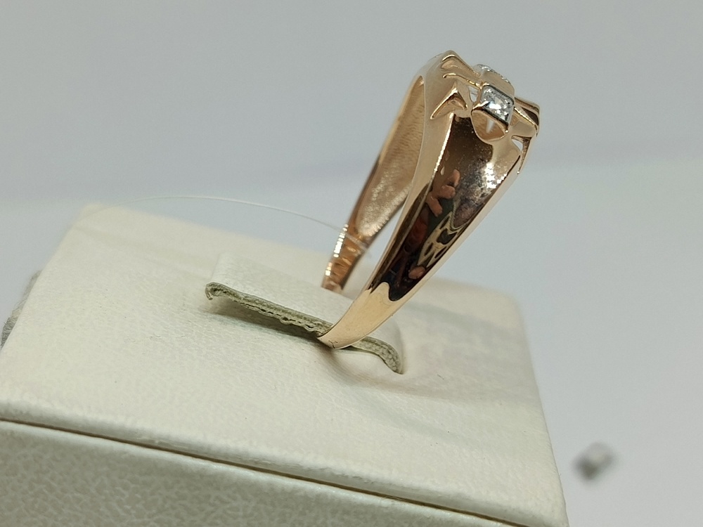 КОЛЬЦО С КАМНЯМИ (Au 585)