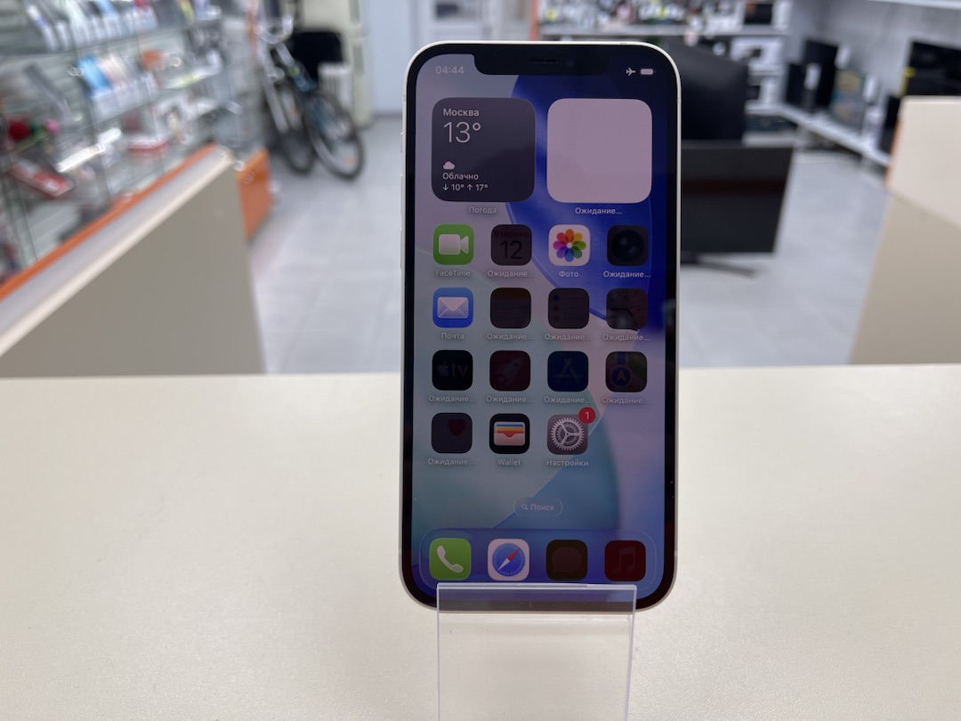 Смартфон Apple iPhone 12 64Gb