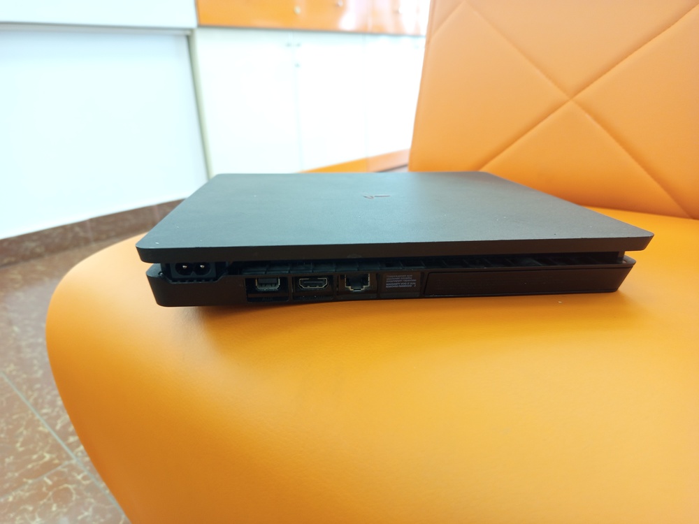 Игровая приставка PlayStation 4 Slim 500GB Игровая приставка PlayStation 4 Slim 500GB