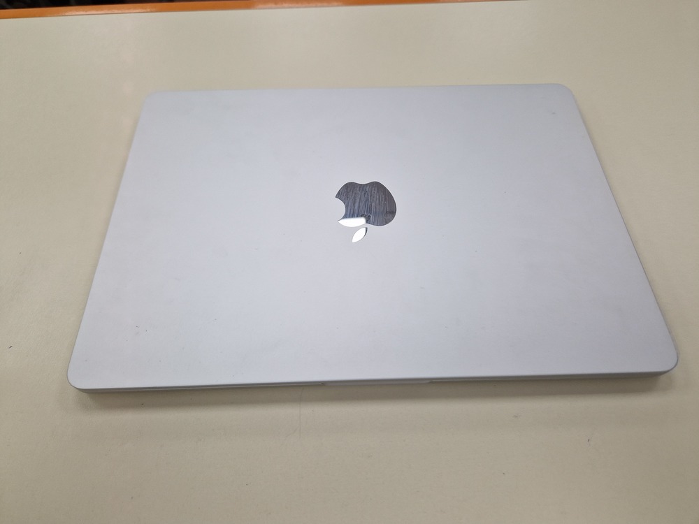 Ноутбук Apple Macbook Air M2 2022 8/512