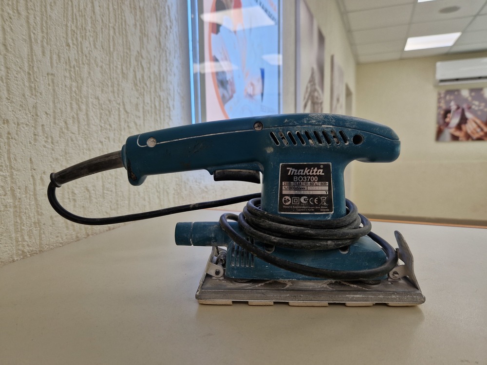 Шлифовальная машина Makita BO3700