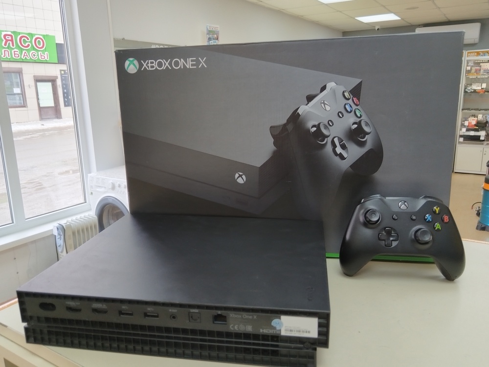 Игровая приставка Xbox One X 1Tb