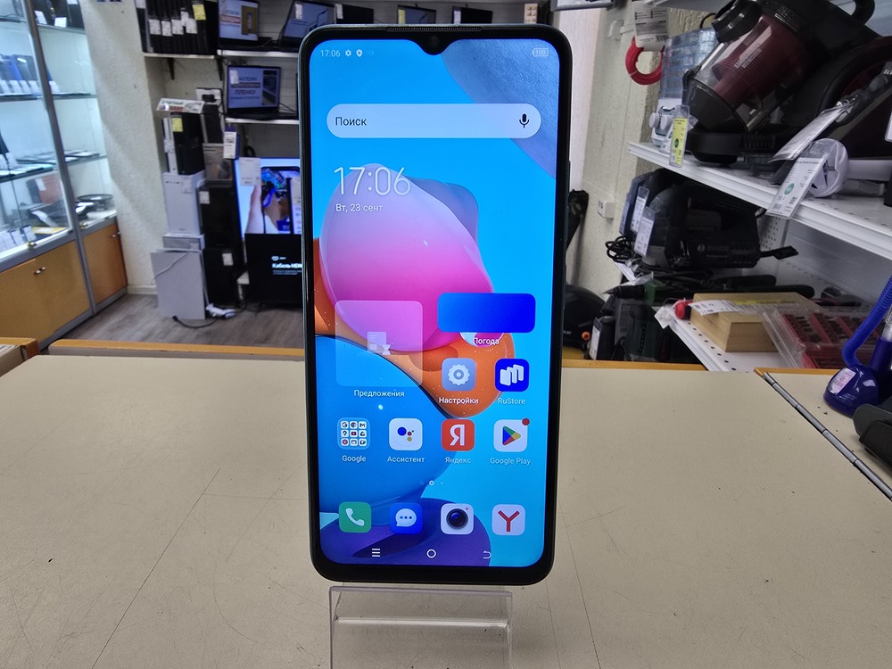 Смартфон Tecno Spark Go 2023 3/64