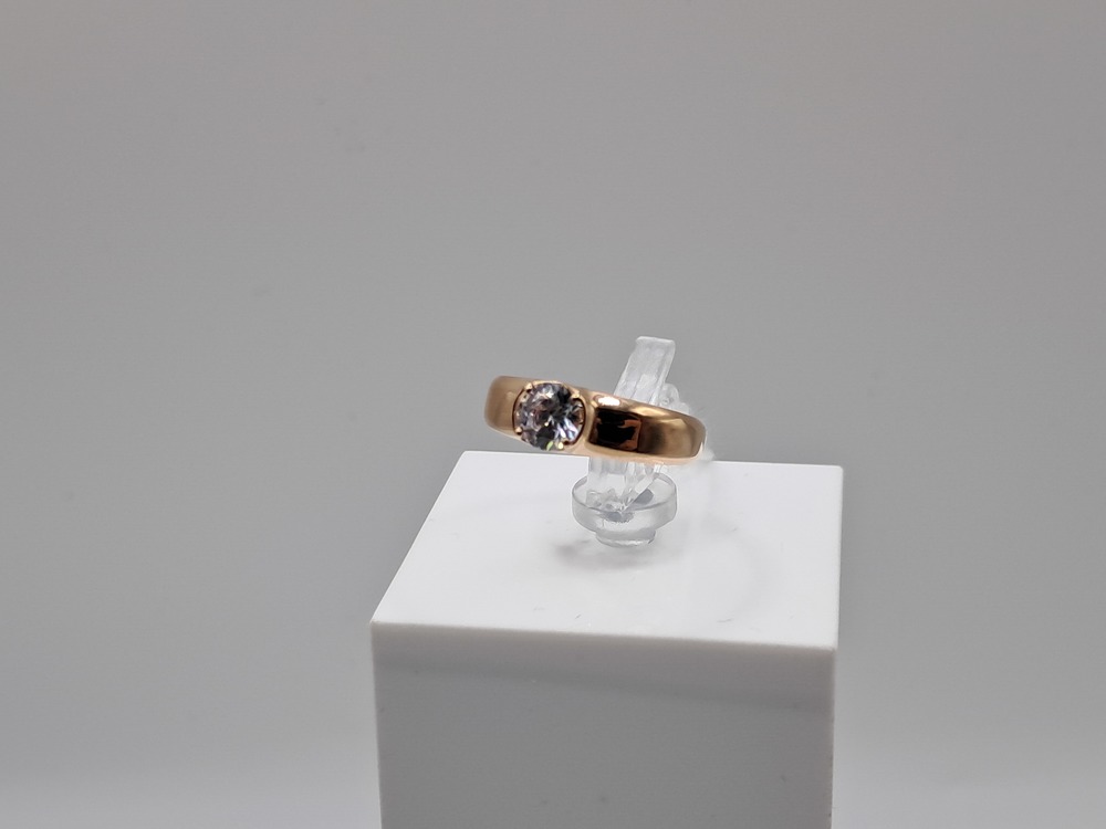 КОЛКМ585 КОЛЬЦО С КАМНЕМ (Au 585)