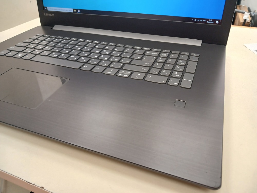 Ноутбук Lenovo; Core i5-8250U, HD Graphics, 8 Гб, 256 Гб, Нет