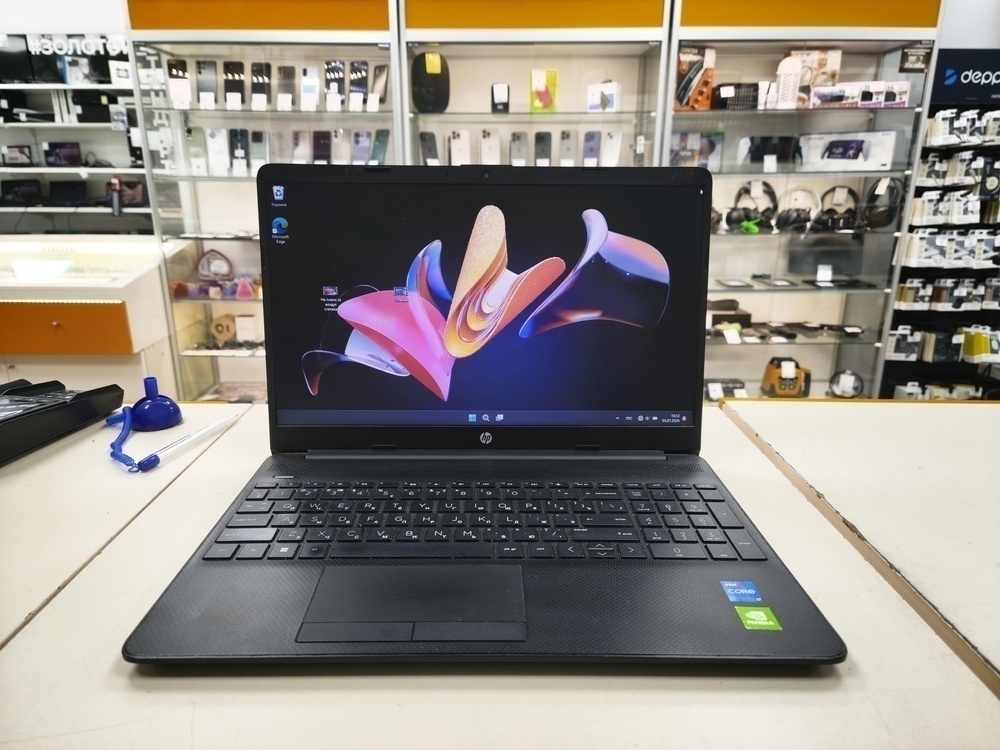 Ноутбук HP; i7-1165G7, GeForce MX450, 16 Гб, 512 GB, Нет