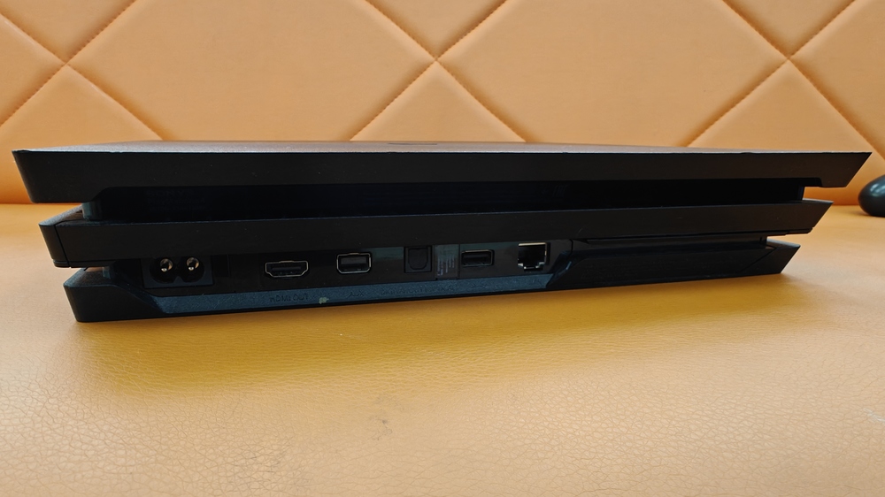 Игровая приставка PlayStation 4 Pro 1Tb