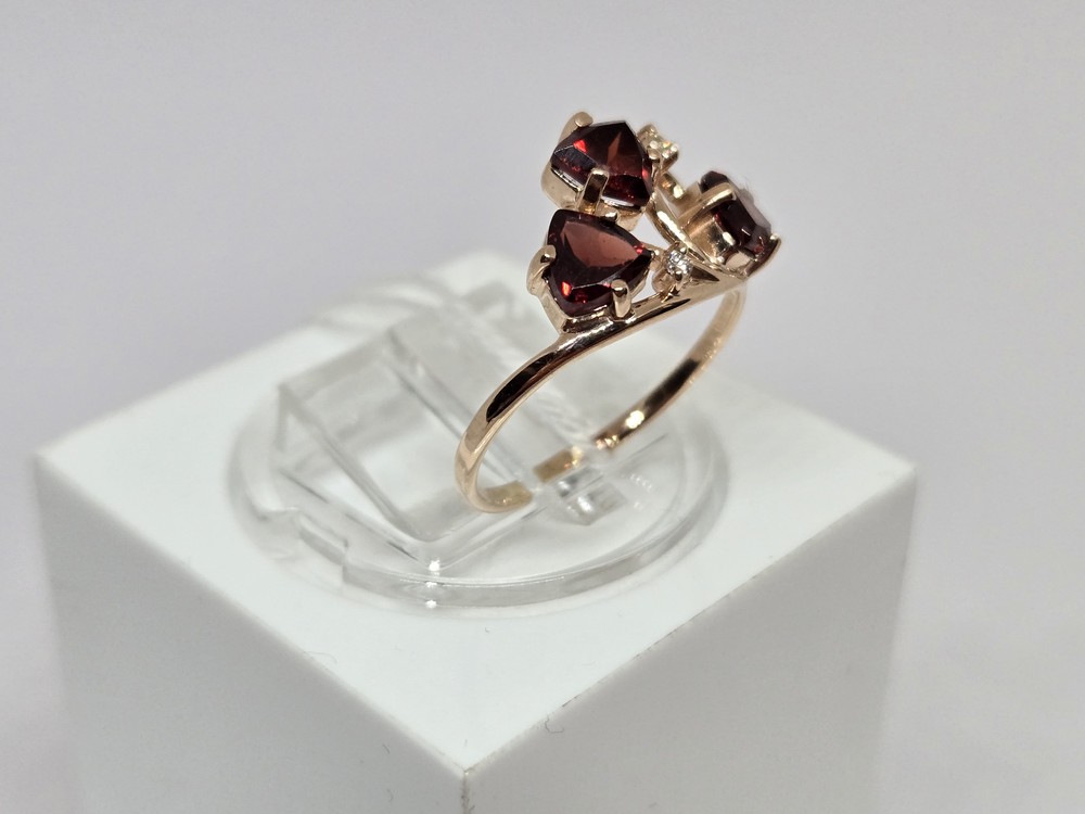 КОЛЬЦО С КАМНЯМИ (Au 585)