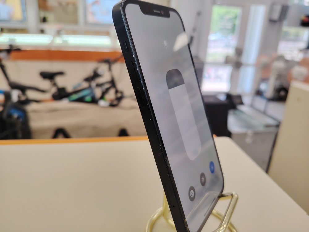 Смартфон Apple iPhone 12 64Gb