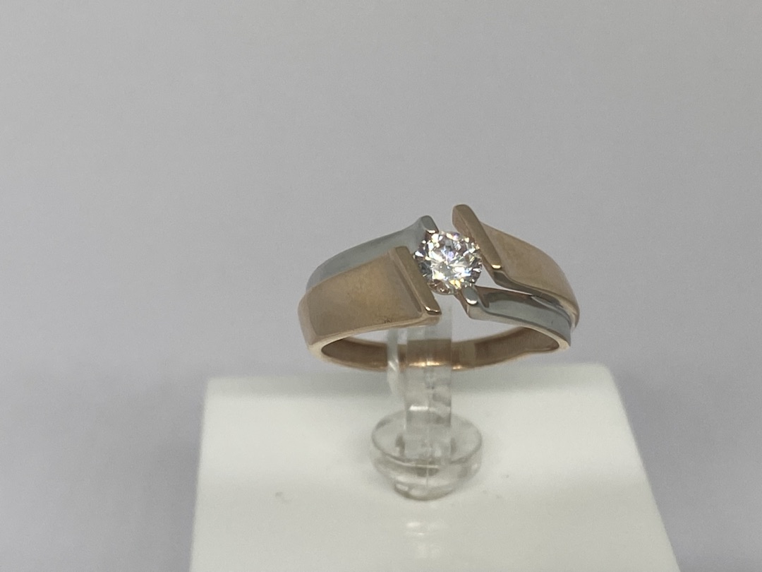 КОЛЬЦО С КАМНЕМ (Au 585)