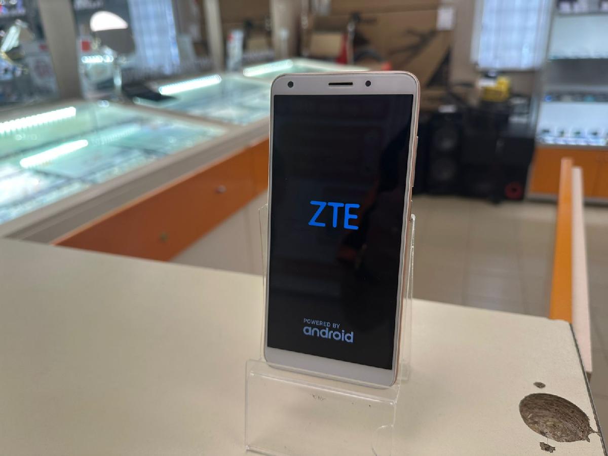 Смартфон ZTE Blade V0920
