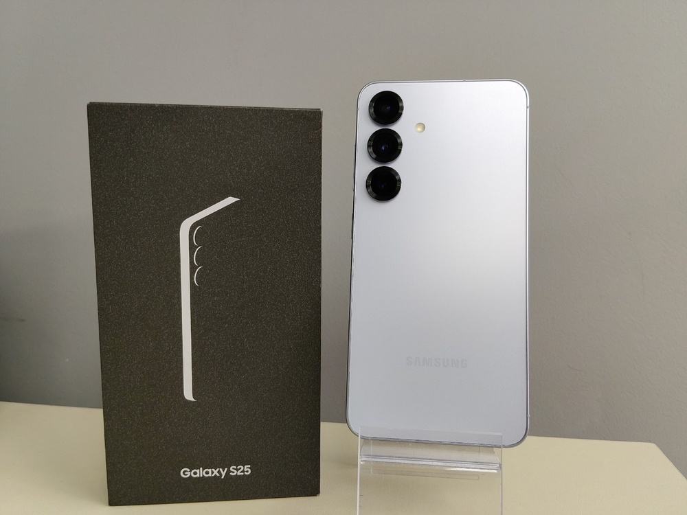 Смартфон Samsung Galaxy S25 12/256