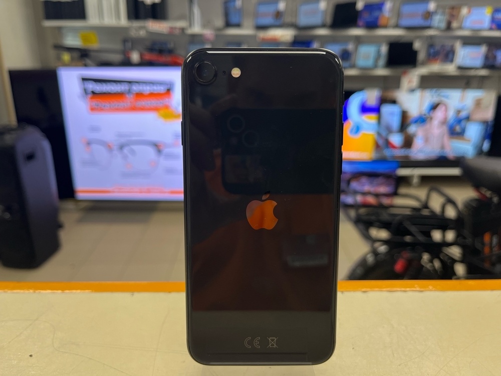 Смартфон Apple iPhone SE 2020 64Gb