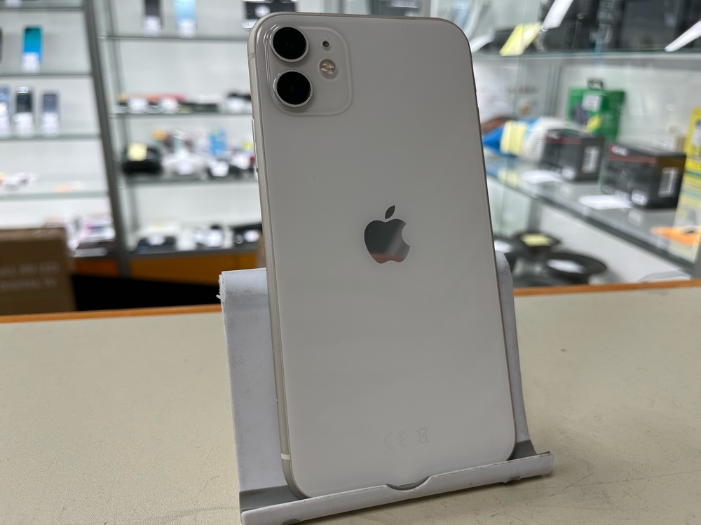 Смартфон Apple iPhone 11 64Gb